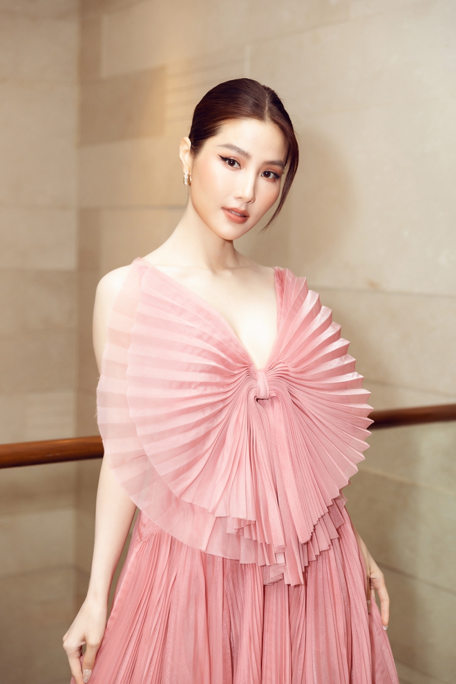 Trường Giang bất ngờ thay Nh&atilde; Phương đến sự kiện, li&ecirc;n tục nắm chặt tay Diễm My 9X v&agrave; c&oacute; lời khuy&ecirc;n đặc biệt về h&ocirc;n nh&acirc;n - Ảnh 10.