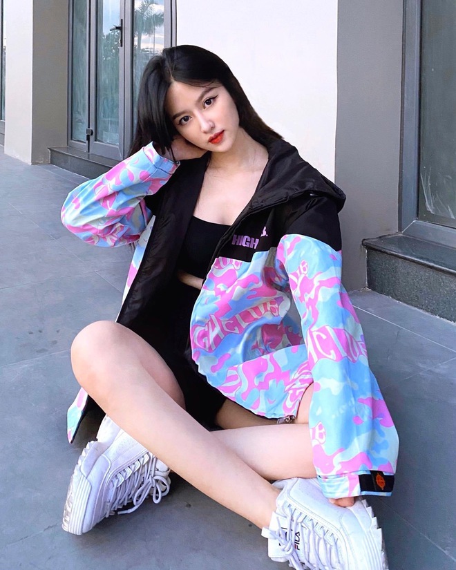 Loạt local streetwear brand nổi bật nhất với giới trẻ Việt: 3 trong số đó đã cán mốc 1 triệu followers trên Instagram - Ảnh 9.