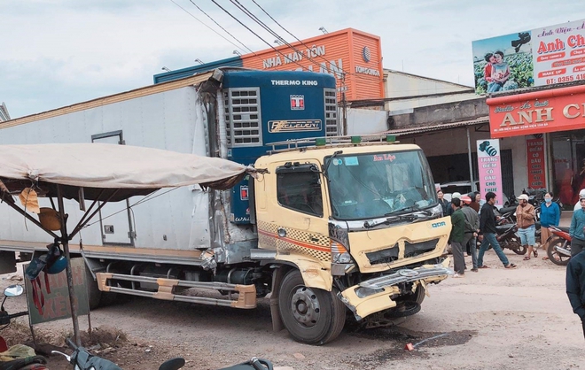 Xe tải gây tai nạn liên hoàn khiến 2 phụ nữ tử vong tại chỗ - Ảnh 1.