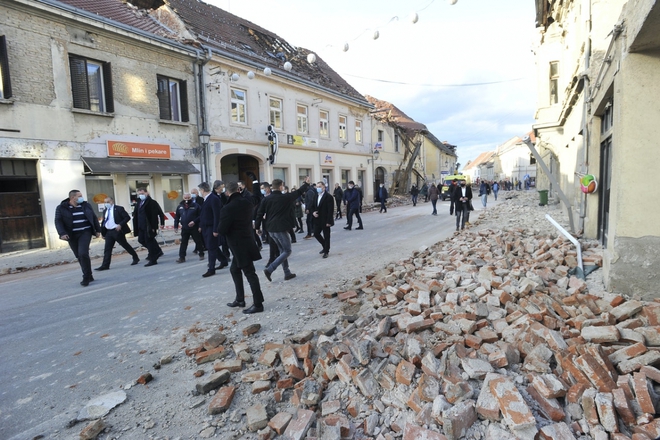 Croatia: Động đất khiến ít nhất 7 người thiệt mạng và hàng chục người khác bị thương - Ảnh 2.