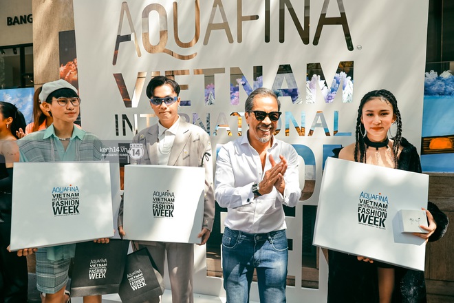 Street style ngày 4 của AVIFW 2020: Các bạn trẻ vẫn hăng say lên đồ giật giũ để khoe cá tính thời trang - Ảnh 10. Street style ngày 4 của AVIFW 2020: Các bạn trẻ vẫn hăng say lên đồ giật giũ để khoe cá tính thời trang - Ảnh 10.