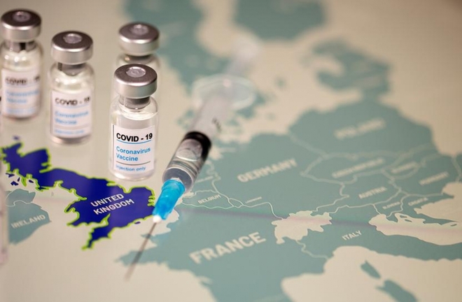 Interpol cảnh báo tội phạm đưa vaccine Covid-19 giả vào lưu hành - Ảnh 1.