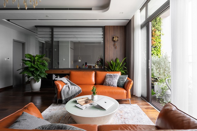 Thu&ecirc; 3 đơn vị thiết kế, decor hết 2 tỷ đồng, ng&ocirc;i nh&agrave; 150m2 c&oacute; ngay tầm nh&igrave;n &ocirc;m trọn hồ T&acirc;y - Ảnh 3.