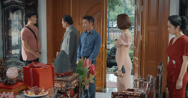 Vừa phũ đẹp Hồng Diễm, Hồng Đăng đ&atilde; t&aacute;n tỉnh em g&aacute;i người cũ ở Hướng Dương Ngược Nắng - Ảnh 4.
