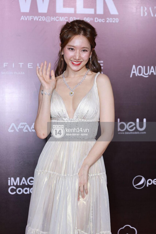 DRESS UP - Diệp Linh Châu "huỷ diệt" vòng 1, Hari Won makeup lem nhem còn Lynk Lee mặc gì thế này? - timdamdep.com 29 batchphoto2020 12 0620 01 38 160725978584291581623 1 1607355843502193826982