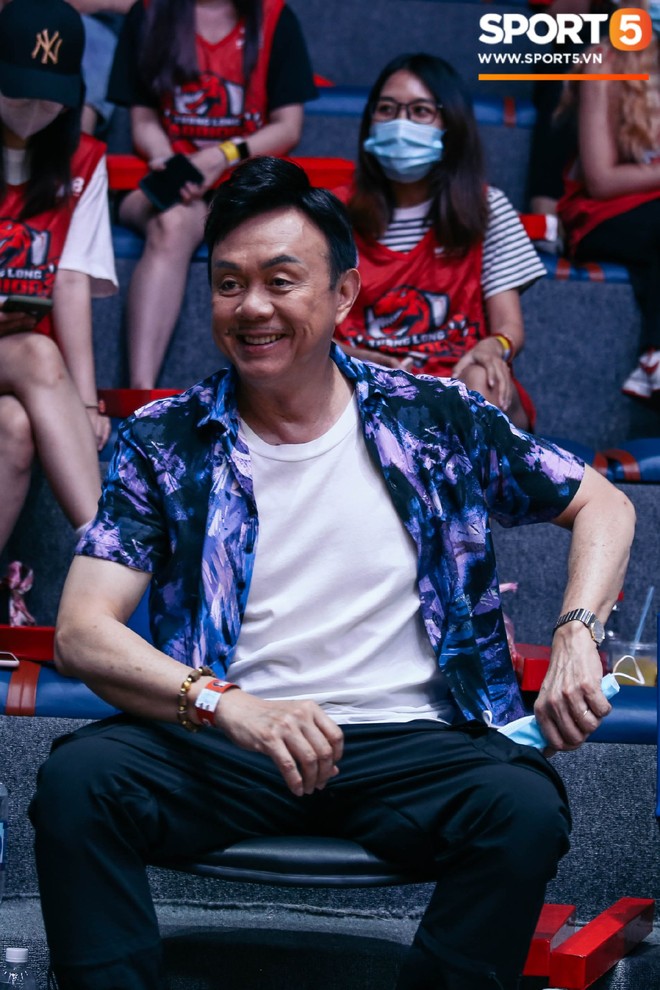 Danh hài Chí Tài nhập vai bình luận viên bóng rổ tại game 3 chung kết VBA 2020 - Ảnh 7.