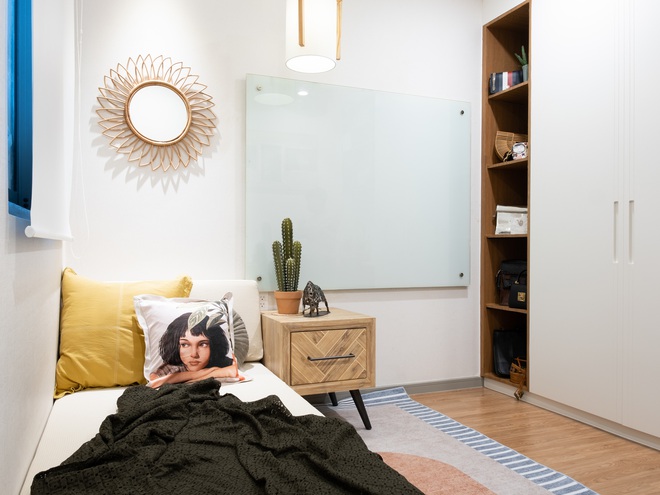 Căn hộ Mid-century Modern với tone n&acirc;u trầm cực sang, ngắm bức tường bằng g&aacute;o dừa mới thấy hết sự kỳ c&ocirc;ng - Ảnh 16.