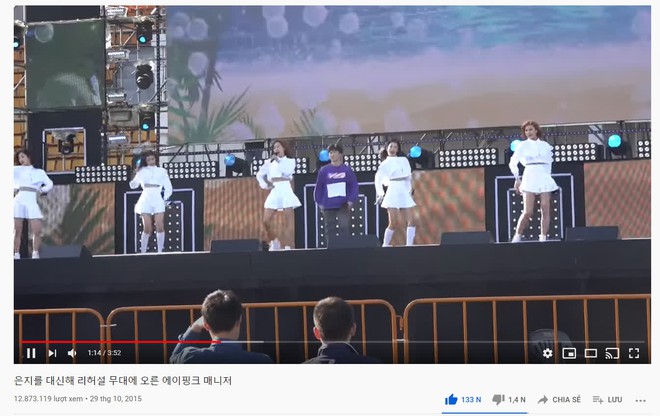 Không ai nhây bằng: Trưởng nhóm Apink ngang nhiên uống nước khi đang diễn, fancam của quản lý còn nhiều view ngang BTS! - Ảnh 5.