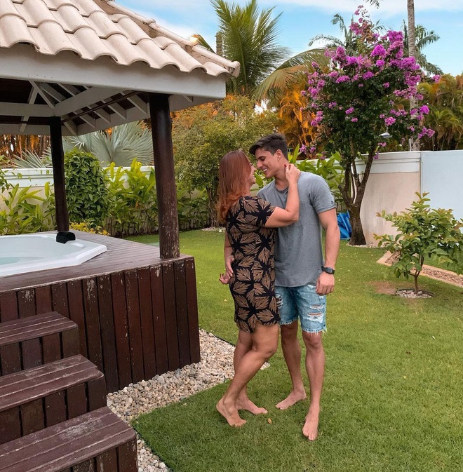 T&igrave;nh trẻ k&eacute;m gần 30 tuổi của mẹ Neymar bất ngờ l&ecirc;n s&oacute;ng với chiếc cổ đầy m&aacute;u, l&yacute; do được anh n&agrave;y giải th&iacute;ch sau đ&oacute; khiến fan rợn t&oacute;c g&aacute;y - Ảnh 3.