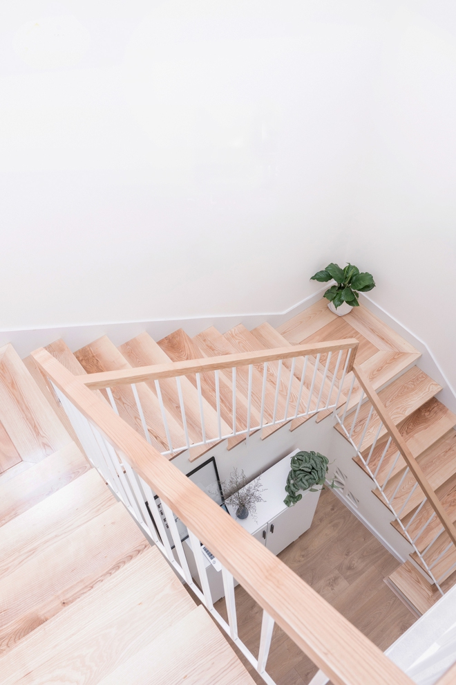 Được bố mẹ chia đất, vợ chồng trẻ xây căn nhà trắng với nắng ngập tràn, đúng chuẩn ngôi nhà mơ ước - Ảnh 18.