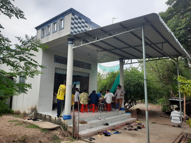 Chuyện 3 học sinh đạp xe gần 400km từ C&agrave; Mau đến TP.HCM chỉ với 55.000 đồng - Ảnh 2.