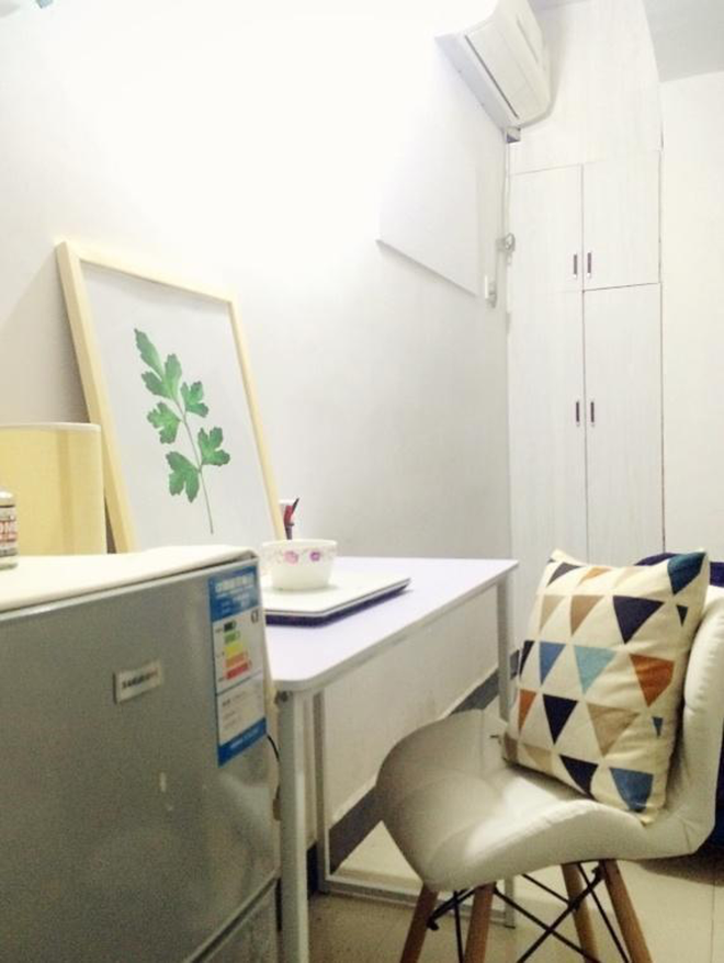 Ch&agrave;ng trai cải tạo ph&ograve;ng trọ với hơn 4 triệu, nh&igrave;n ảnh before đ&atilde; shock nhưng biết phản ứng của chủ nh&agrave; c&ograve;n shock hơn - Ảnh 12.