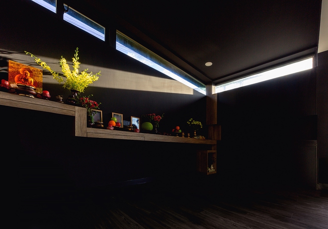 Con trai l&agrave;m c&ocirc;ng tr&igrave;nh đầu tay l&agrave; ng&ocirc;i nh&agrave; tặng bố mẹ, vẻ ngo&agrave;i như l&ocirc; cốt qu&acirc;n sự khiến ai đi qua cũng ngo&aacute;i nh&igrave;n - Ảnh 20.