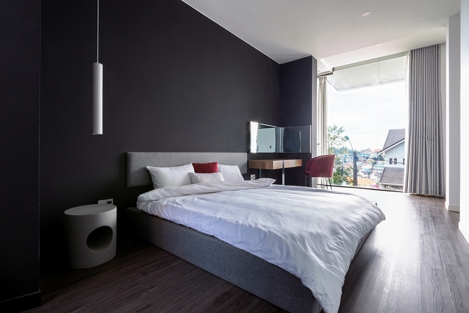 Con trai l&agrave;m c&ocirc;ng tr&igrave;nh đầu tay l&agrave; ng&ocirc;i nh&agrave; tặng bố mẹ, vẻ ngo&agrave;i như l&ocirc; cốt qu&acirc;n sự khiến ai đi qua cũng ngo&aacute;i nh&igrave;n - Ảnh 13.