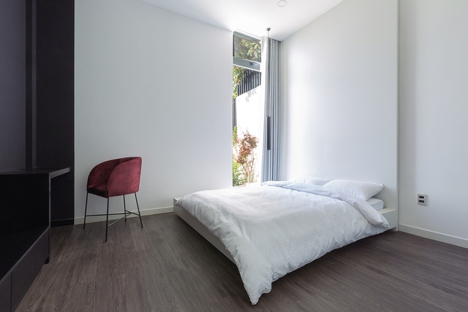 Con trai l&agrave;m c&ocirc;ng tr&igrave;nh đầu tay l&agrave; ng&ocirc;i nh&agrave; tặng bố mẹ, vẻ ngo&agrave;i như l&ocirc; cốt qu&acirc;n sự khiến ai đi qua cũng ngo&aacute;i nh&igrave;n - Ảnh 14.