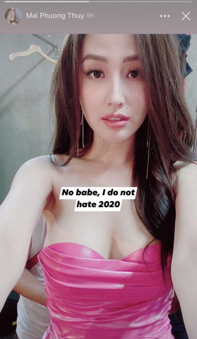 Mai Phương Thu&yacute; đăng ảnh tạm biệt năm cũ, netizen chỉ d&aacute;n mắt v&agrave;o v&ograve;ng 1 gần 100cm lồ lộ trước ống k&iacute;nh - Ảnh 2.