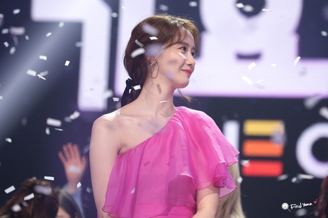 Nữ thần MBC Gayo Daejejeon gọi tên Yoona (SNSD): 5 năm liên tiếp làm MC, mỗi năm lại xinh hơn vạn phần, năm nay gây bão cả MXH - Ảnh 19.