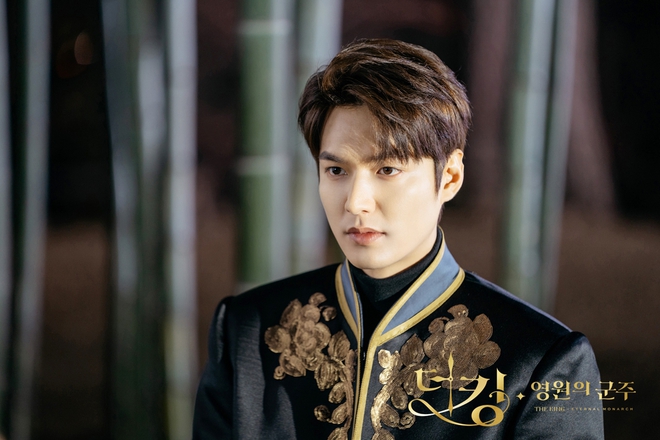 Lee Min Ho lâu lắm mới dự lễ trao giải SBS Drama Awards 2020, ai ngờ gây tranh cãi dữ dội vì lộ dấu hiệu lão hóa - Ảnh 5.