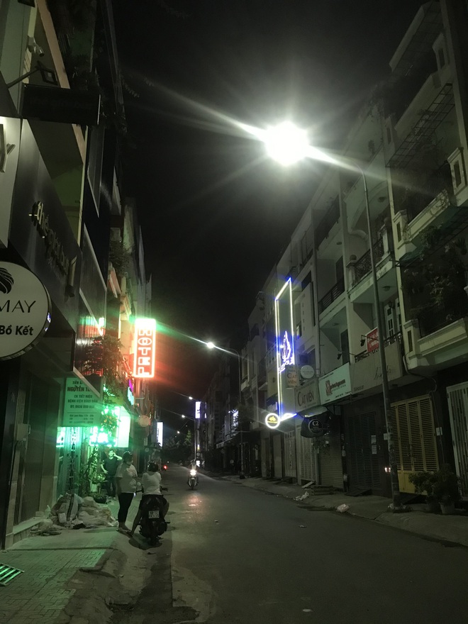 Ng&agrave;y đầu ti&ecirc;n năm 2021: S&agrave;i G&ograve;n ch&aacute;y ph&ograve;ng kh&aacute;ch sạn - nh&agrave; nghỉ! - Ảnh 3.