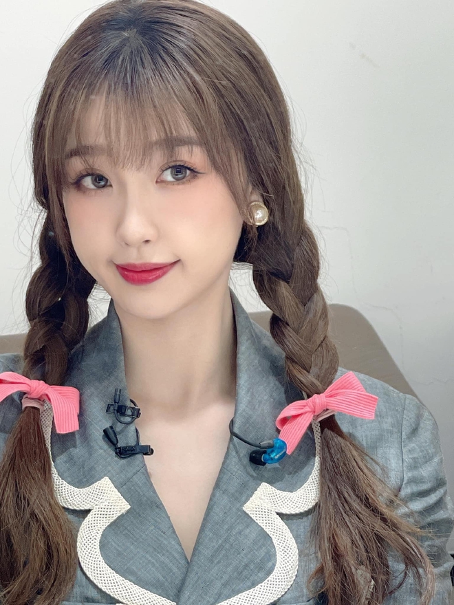 Trợ giảng hot nhất Cbiz h&ocirc;m nay: Ngu Thư H&acirc;n visual si&ecirc;u xinh, từ th&aacute;nh lố cuồng Lisa th&agrave;nh nh&acirc;n tố dự g&acirc;y b&atilde;o Thanh Xu&acirc;n C&oacute; Bạn 3 - Ảnh 6.