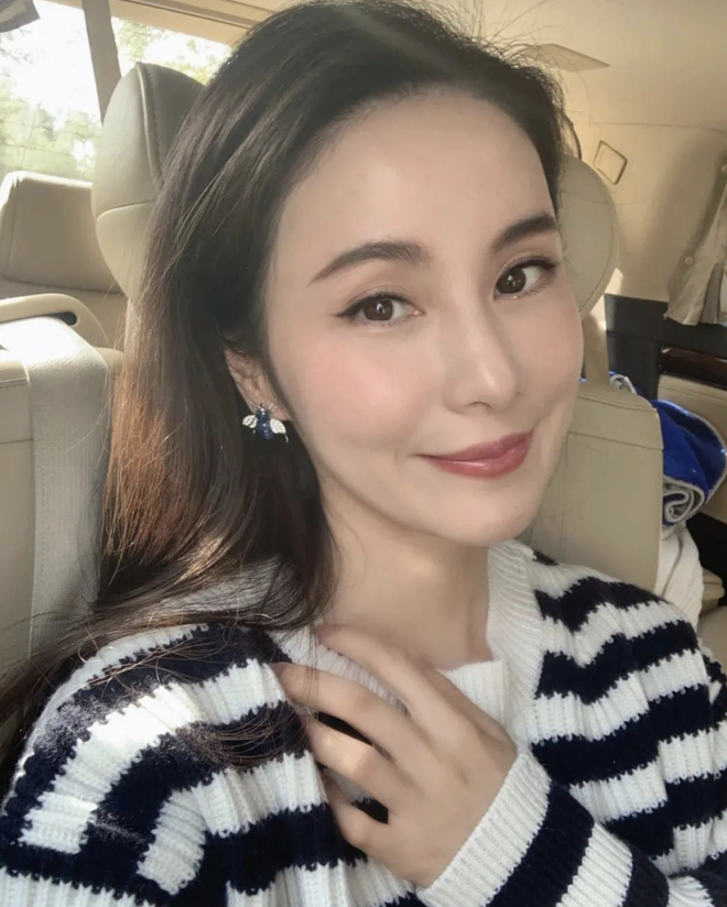 Mổ xẻ profile khủng của qu&yacute; c&ocirc; chanh sả được giới trẻ Trung Quốc ngưỡng mộ: Cuộc sống nhung lụa v&agrave; danh t&iacute;nh người đ&agrave;n &ocirc;ng thần b&iacute; đứng sau - Ảnh 14.