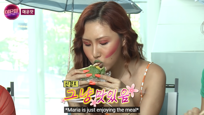 Hwasa (MAMAMOO) ăn kiêng mà tưởng đang quay mukbang, cuồng ăn đến mức suýt mất kiểm soát - Ảnh 2.