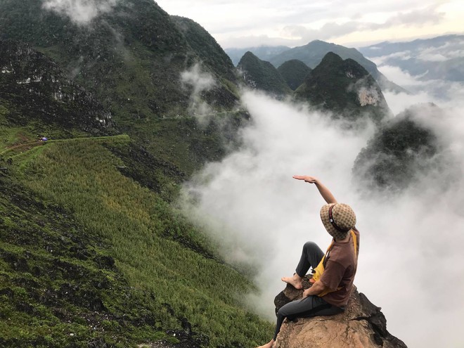 Nam du khách trượt chân rơi xuống khe đá khi chụp ảnh tại “mỏm đá tử thần” kể lại giây phút thoát chết thần kỳ - Ảnh 5.