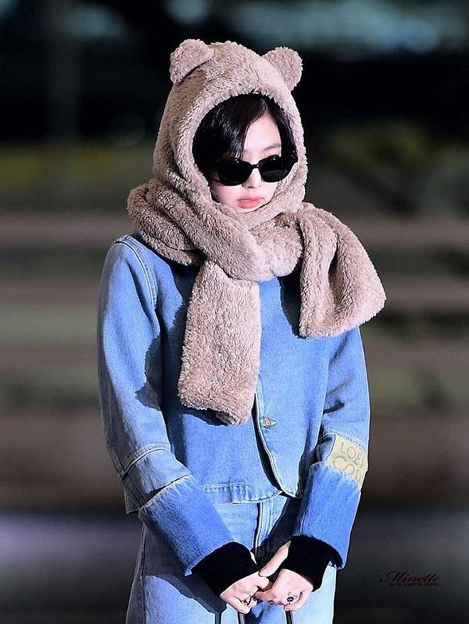 Hải Tú mới học Jennie đội mũ gấu siêu xinh, bạn cũng chốt đơn đi cho kịp trend - Ảnh 1.