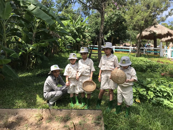 Trai đẹp Người Ấy Là Ai “gây bão” với khoảnh khắc dẫn mẹ đi du lịch Phú Quốc - Ảnh 3.