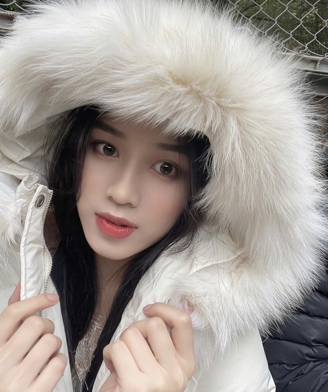 Có ai như Hoa hậu Đỗ Thị Hà: Tự zoom cận visual để lộ khuyết điểm rõ ở vùng mắt nhưng vẫn xinh “xỉu up xỉu down” - Ảnh 6.