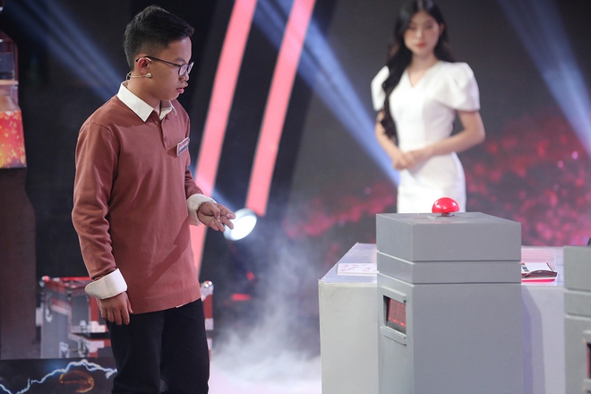Siêu Trí Tuệ: Bất ngờ trước màn soán ngôi đi vào lịch sử của cao thủ Toán học 19 tuổi! - Ảnh 6.