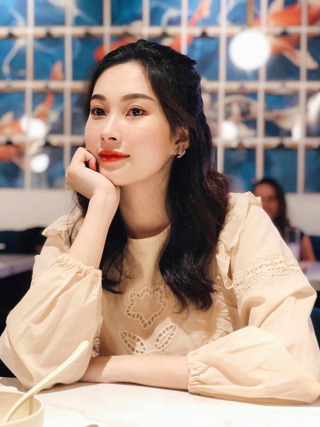 Đặng Thu Thảo tái xuất xinh đẹp đỉnh cao trong buổi tụ họp, Đạo diễn HHVN bỗng hé lộ cuộc sống hôn nhân của nàng Hậu - Ảnh 6. Đặng Thu Thảo tái xuất xinh đẹp đỉnh cao trong buổi tụ họp, Đạo diễn HHVN bỗng hé lộ cuộc sống hôn nhân của nàng Hậu - Ảnh 6.