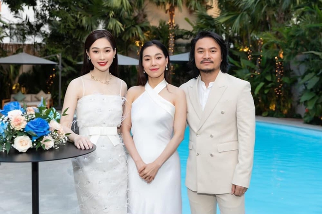 Đặng Thu Thảo tái xuất xinh đẹp đỉnh cao trong buổi tụ họp, Đạo diễn HHVN bỗng hé lộ cuộc sống hôn nhân của nàng Hậu - Ảnh 3. Đặng Thu Thảo tái xuất xinh đẹp đỉnh cao trong buổi tụ họp, Đạo diễn HHVN bỗng hé lộ cuộc sống hôn nhân của nàng Hậu - Ảnh 3.