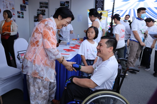 TP.HCM: Ấm áp đường chạy marathon dành riêng cho người khuyết tật và nạn nhân chiến tranh - Ảnh 6.