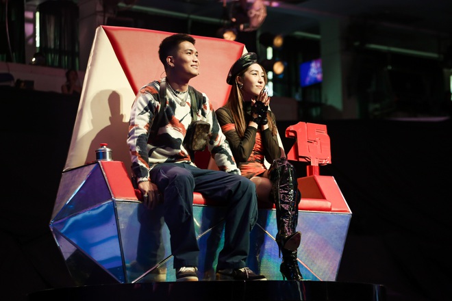 Emily gây tranh cãi ở Giọng Hát Việt Nhí khi phát biểu: Trên ghế nóng chỉ có BigDaddy là rapper - Ảnh 2.