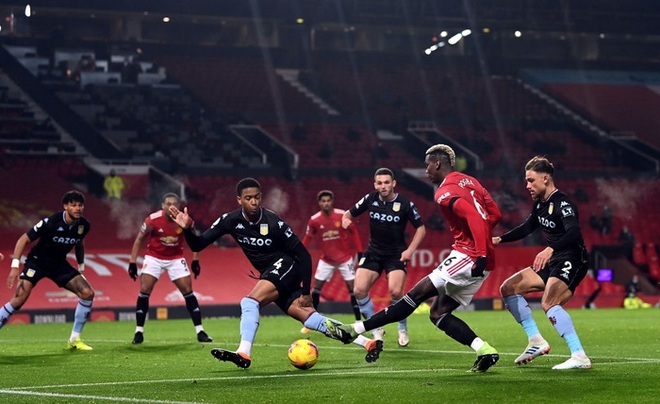 Bruno Fernandes và Pogba tỏa sáng giúp MU bằng điểm đội đầu bảng Liverpool - Ảnh 3.