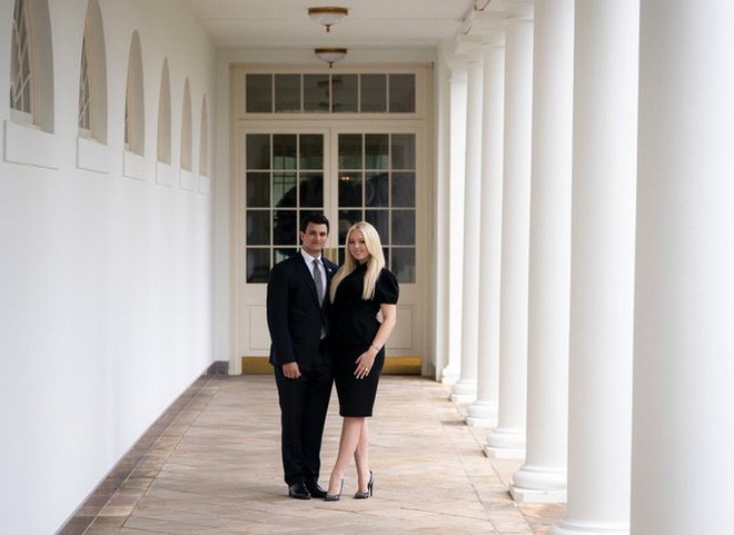 Con gái út Tổng thống Donald Trump tuyên bố đính hôn tại Nhà Trắng - Ảnh 1.
