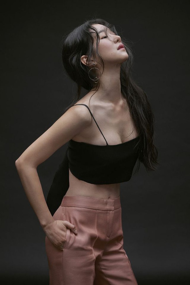 Dàn nữ thần Kbiz nổi tiếng vì... trời sinh ra đã béo không nổi: Lisa xứng danh "thánh body" nhưng vẫn chưa bằng eo nhỏ kỷ lục của Seo Ye Ji - Ảnh 9. Dàn nữ thần Kbiz nổi tiếng vì... trời sinh ra đã béo không nổi: Lisa xứng danh "thánh body" nhưng vẫn chưa bằng eo nhỏ kỷ lục của Seo Ye Ji - Ảnh 9.