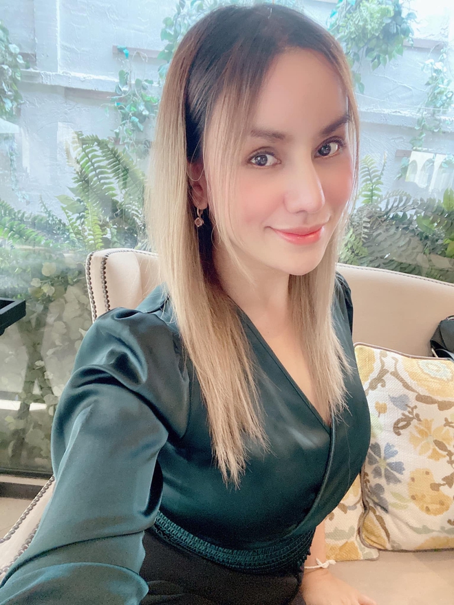 3 năm sau ng&agrave;y g&acirc;y b&atilde;o MXH, ch&agrave;ng trai xấu x&iacute; h&oacute;a c&ocirc; g&aacute;i xinh đẹp giờ c&oacute; diện mạo ngỡ ng&agrave;ng, đặc biệt l&agrave; mối t&igrave;nh với phi c&ocirc;ng trẻ - Ảnh 11.