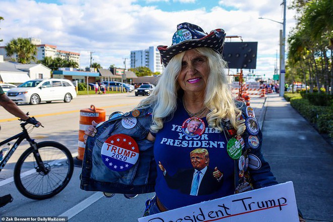 Người hâm mộ nhảy múa đón ông Trump về Florida - Ảnh 7.