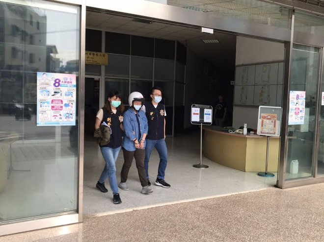 Hy hữu: Nh&agrave; của Tzuyu (TWICE) tại Đ&agrave;i Loan bị trộm gh&eacute; thăm, những m&oacute;n đồ bị lấy mất khiến d&acirc;n mạng bất ngờ - Ảnh 3.