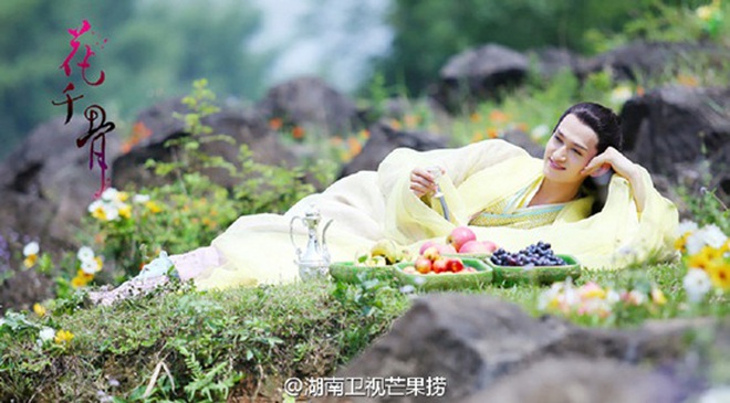 Soi lại nhan sắc &quot;phi giới tính&quot; của nam phụ Hoa Thiên Cốt trước tin có vợ con, đẹp rụng rời bảo sao chị em tiếc hùi hụi! - Ảnh 2.