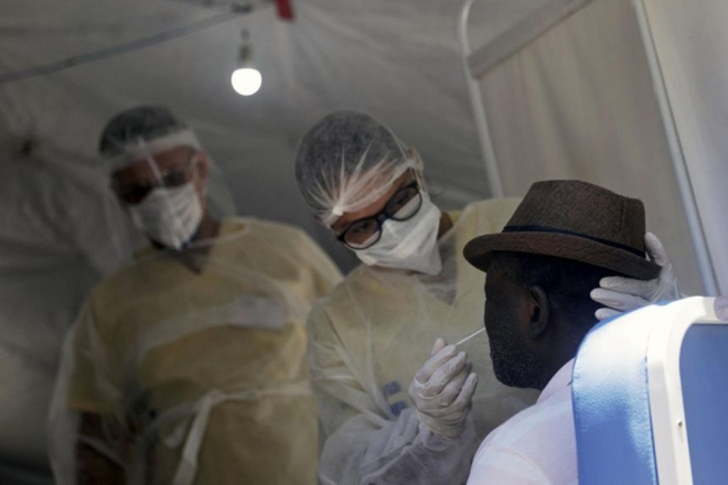 Brazil ph&aacute;t hiện trường hợp nhiễm đồng thời 2 biến thể của virus SARS-CoV-2 - Ảnh 1.