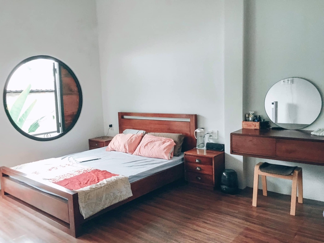 Đi xem hơn 30 c&aacute;i, đ&ocirc;i vợ chồng chốt được căn nh&agrave; vừa cổ vừa sang, m&ecirc; nhất l&agrave; gạc-măng-r&ecirc; v&agrave; tủ ch&egrave; - Ảnh 7.
