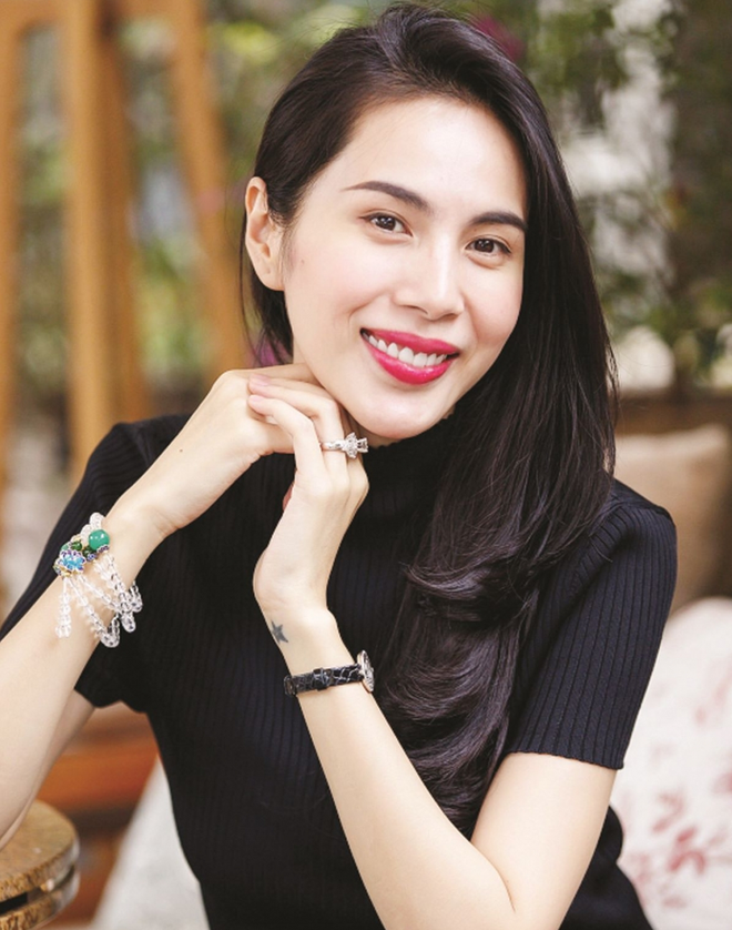“Cô Tiên 2020” và hành trình 10 năm chăm chỉ làm nghệ thuật, 40 ngày hướng về miền Trung - Ảnh 1.