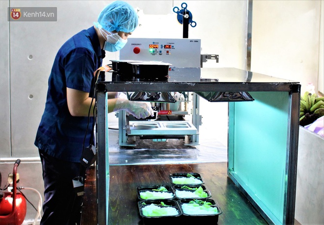 Bếp thiện nguyện Danang Kitchen: &ldquo;Đốt lửa&rdquo; y&ecirc;u thương giữa t&acirc;m dịch Covid-19 - Ảnh 6.