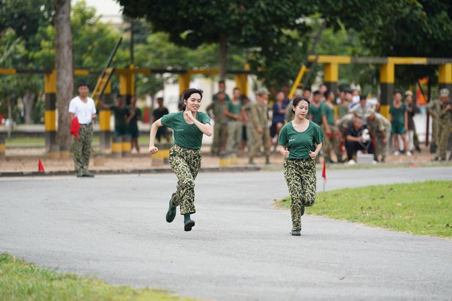 Sao Nhập Ngũ c&oacute; m&agrave;n trở lại ngoạn mục, vụt s&aacute;ng th&agrave;nh show qu&acirc;n đội hot nhất năm 2020! - Ảnh 5.