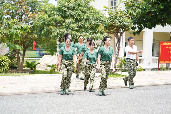 Sao Nhập Ngũ c&oacute; m&agrave;n trở lại ngoạn mục, vụt s&aacute;ng th&agrave;nh show qu&acirc;n đội hot nhất năm 2020! - Ảnh 2.