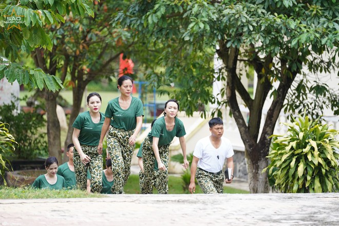 Sao Nhập Ngũ c&oacute; m&agrave;n trở lại ngoạn mục, vụt s&aacute;ng th&agrave;nh show qu&acirc;n đội hot nhất năm 2020! - Ảnh 10.