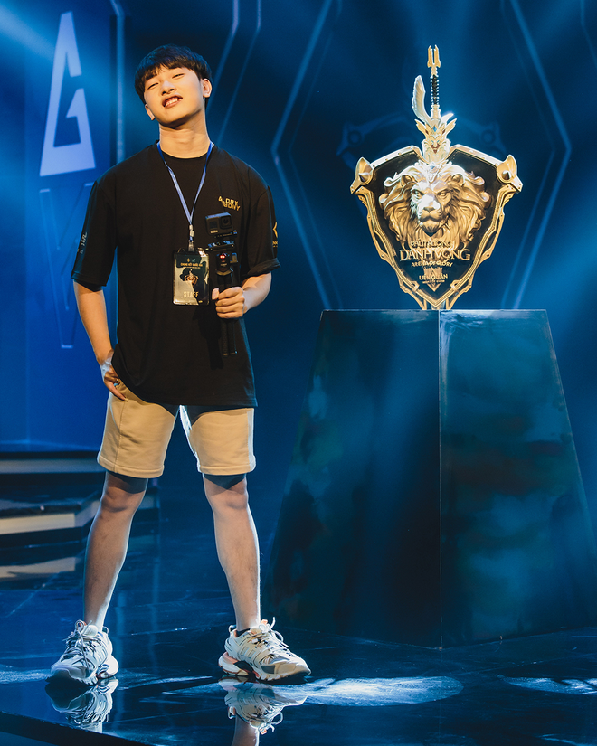 Tùng Họa Mi - Từ “người truyền lửa” cho những giải đấu eSports tầm cỡ đến streamer đình đám của cộng đồng Liên Quân Mobile - Ảnh 1.